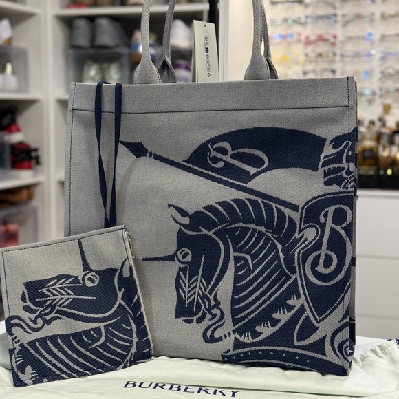 Burberry XL EKD Canvas Tote bag with removable pouch - Picture 2 of 7